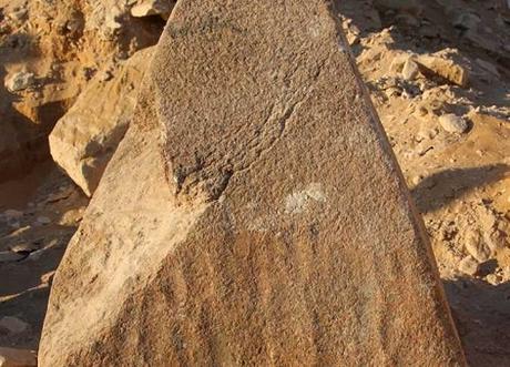 Une mii-pyramide découverte à Saqqarah en Egypte