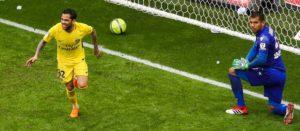 Derniers matchs de la 30ème journée en images Dani Alves donne la victoire au PSG