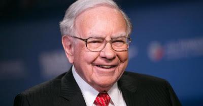 Le salaire très bas de Warren Buffett, milliardaire, pourrait vous surprendre !