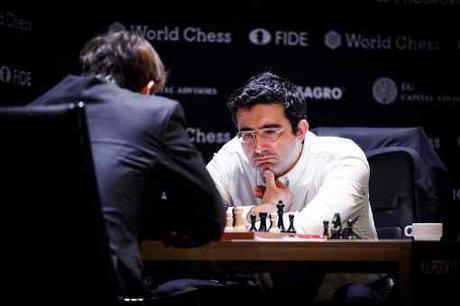 L'image clé de la ronde 9 : Rien ne va plus pour Kramnik bon dernier avec 3,5 points sur 9 (+2, =3, -4) - Photo © World Chess 