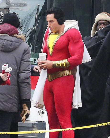 Shazam!: photos et logo!