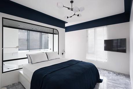 Une décoration totalement noire, blanche et bleue pour ce superbe appartement Une décoration totalement noire, blanche et bleue pour ce superbe appartement