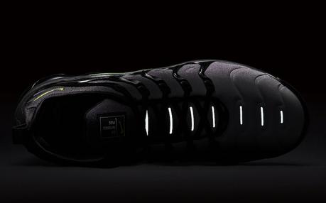 Nike Air Vapormax Plus Black Volt