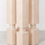 Le tabouret en bois Kubb du studio de design suédois Reko Studio Le tabouret en bois Kubb du studio de design suédois Reko Studio