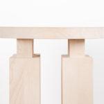 Le tabouret en bois Kubb du studio de design suédois Reko Studio Le tabouret en bois Kubb du studio de design suédois Reko Studio