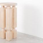 Le tabouret en bois Kubb du studio de design suédois Reko Studio Le tabouret en bois Kubb du studio de design suédois Reko Studio