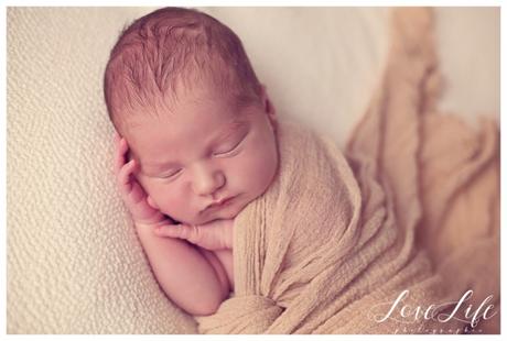 Photographe nouveau-né bébé Paris Yvelines – Robin photo naissance bébé 78