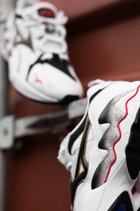 La Mizuno Wave Rider 1 OG arrive samedi chez Club 75 La Mizuno Wave Rider 1 OG arrive samedi chez Club 75