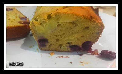 Cake à la ricotta aux pommes et myrtilles au thermomix ou sans (sans gluten) Cake à la ricotta aux pommes et myrtilles au thermomix ou sans (sans gluten)