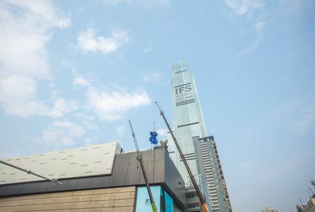 Des sculptures Companion KAWS géantes ont été érigées en Chine Companion KAWS