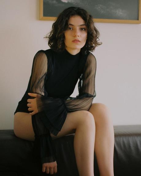 Look At Me Now : Uma et Zoïa par Luna Martin (exclusif) Look At Me Now : Uma et Zoïa par Luna Martin (exclusif)