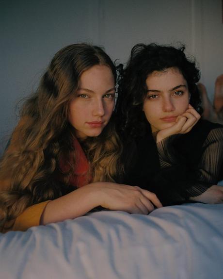 Look At Me Now : Uma et Zoïa par Luna Martin (exclusif) Look At Me Now : Uma et Zoïa par Luna Martin (exclusif)