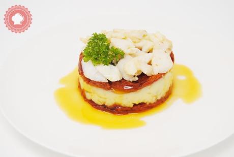 Cabillaud, tomates séchées et écrasé de pommes de terre à l’ail Cabillaud, tomates séchées et écrasé de pommes de terre à l’ail