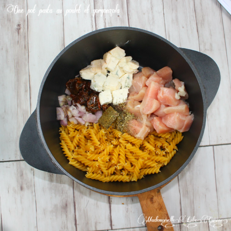 One pot pasta au poulet et gorgonzola One pot pasta au poulet et gorgonzola