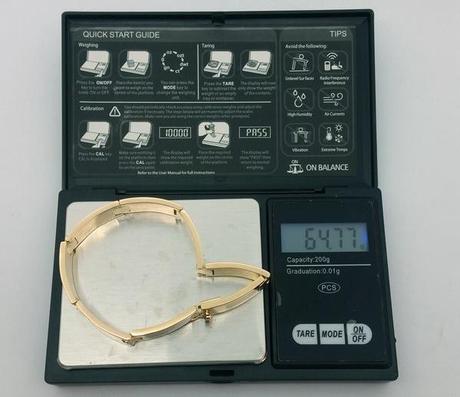 Gros bracelet en or test poids or du gros bracelet en or de 65 grammes