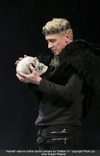 Hamlet dans l'adaptation de Xavier Lemaire et Camilla Barnes