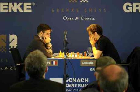 Le grand-maitre international d'échecs français Maxime Vachier-Lagrave perd contre l'Américain Fabiano Caruana dans la ronde 7 laissant s'envoler ses chances de victoire dans le tournoi - Photo © site officiel Le grand-maitre international d'échecs français Maxime Vachier-Lagrave perd contre l'Américain Fabiano Caruana dans la ronde 7 laissant s'envoler ses chances de victoire dans le tournoi - Photo © site officiel