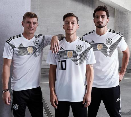 maillot officiel de l'équipe d'Allemagne pour la coupe du monde de football 2018 en Russie