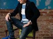 petite vendeuse jeune vigile