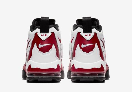 La Deion Sander Nike Air DT Max 96 est de retour La Deion Sander Nike Air DT Max 96 est de retour