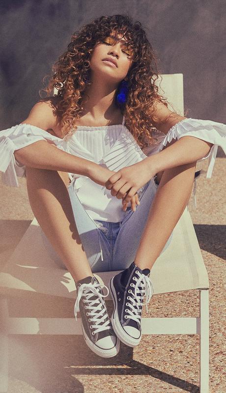 Boohoo dévoile sa collaboration avec Zendaya Boohoo dévoile sa collaboration avec Zendaya