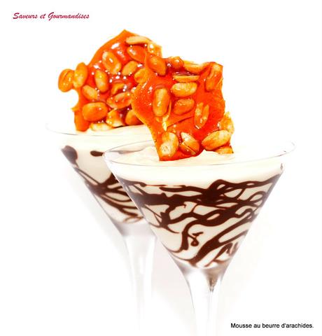 Mousse au beurre d'arachide et aux cacahuètes caramélisées. Mousse au beurre d'arachide et aux cacahuètes caramélisées.