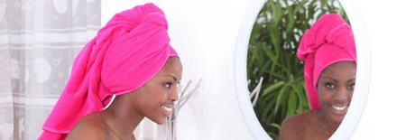 BACK TO BASICS : 12 ASTUCES POUR SE LAVER LES CHEVEUX SANS LES ABÎMER BACK TO BASICS : 12 ASTUCES POUR SE LAVER LES CHEVEUX SANS LES ABÎMER
