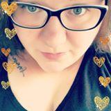 Photo de profil de Sloane Murphy, L’image contient peut-être : une personne ou plus, lunettes et gros plan