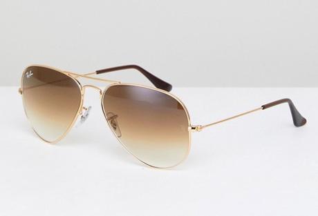 Les accessoires indispensables pour cet été accessoire ete homme lunettes de soleil ray ban basique