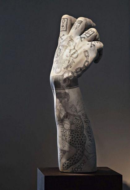 Sculptures tatouées de Fabio Viale Sculptures tatouées de Fabio Viale