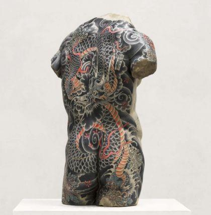 Sculptures tatouées de Fabio Viale Sculptures tatouées de Fabio Viale