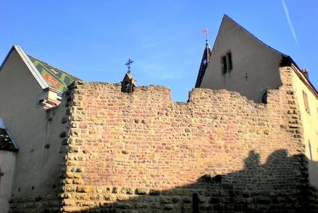 Mur d'enceinte de l'ancien château d'Éguisheim © French Moments