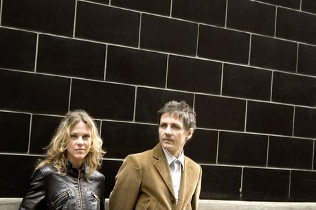 Blonde & Idiote Bassesse Inoubliable***********Back Numbers de Dean & Britta Blonde & Idiote Bassesse Inoubliable***********Back Numbers de Dean & Britta