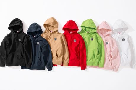 Supreme x Lacoste : une collaboration printanière au sommet de la hype Supreme x Lacoste : une collaboration printanière au sommet de la hype