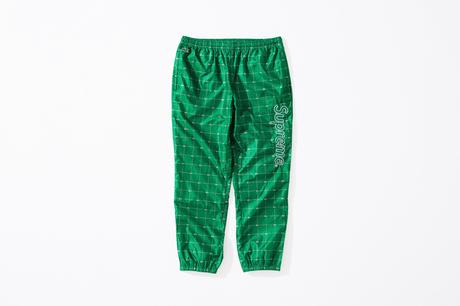 Supreme x Lacoste : une collaboration printanière au sommet de la hype Supreme x Lacoste : une collaboration printanière au sommet de la hype
