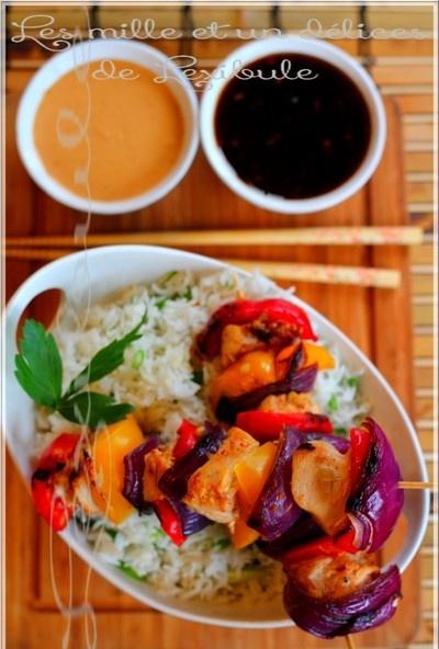 ~Brochettes de poulet thaï avec sauce aux abricots gingembre et sauce aux arachides~ ~Brochettes de poulet thaï avec sauce aux abricots gingembre et sauce aux arachides~