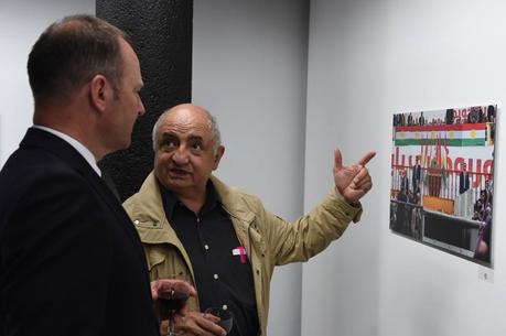 Vernissage photos: «Dans les yeux de Demir» 30707497_10211597110355460_6684119669890088960_n.jpg