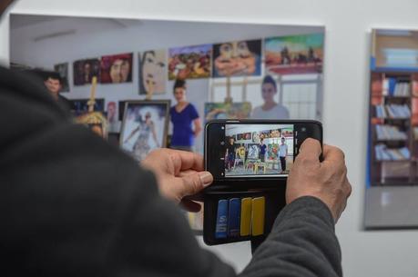 Vernissage photos: «Dans les yeux de Demir» 30729646_10211597109555440_1499361705665232896_n.jpg