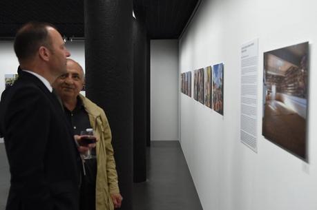 Vernissage photos: «Dans les yeux de Demir» 30742917_10211597108395411_4367550074343915520_n.jpg