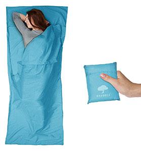 Mes 20 accessoires voyage indispensables ! Un sac à viande pour dormir au propre