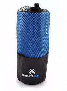 Mes 20 accessoires voyage indispensables ! Une serviette microfibre compacte qui sèche vite, idéale pour le voyage