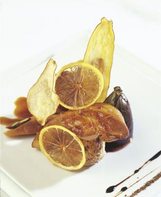Foie gras poêlé, pastilla de dattes et confiture de figue
