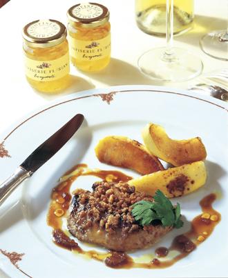 Crumble de foie gras à la bigarade de bergamote et golden dorée