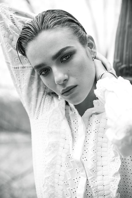 Look At Me Now : Lisa Fratani par Mathieu Puga (exclusif) Look At Me Now : Lisa Fratani par Mathieu Puga (exclusif)