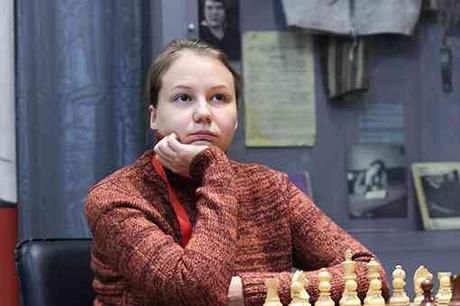 La joueuse d'échecs russe Valentina Gunina remporte le Championnat d'Europe féminin d'échecs à Vysoke Tatry (Slovaquie)