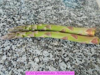 Pesto aux orties, asperges du jardin et fleurs de chou (Vegan)