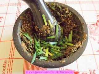 Pesto aux orties, asperges du jardin et fleurs de chou (Vegan)