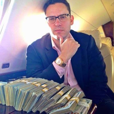 Le millionnaire Tim Sykes partage ses astuces pour devenir riche tout en voyageant