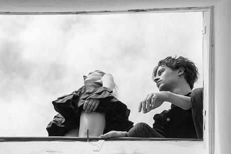 Look At Me Now : Julie Fournier et Valentin Marceau par Charlie Melchiori (exclusif) Look At Me Now : Julie Fournier et Valentin Marceau par Charlie Melchiori (exclusif)