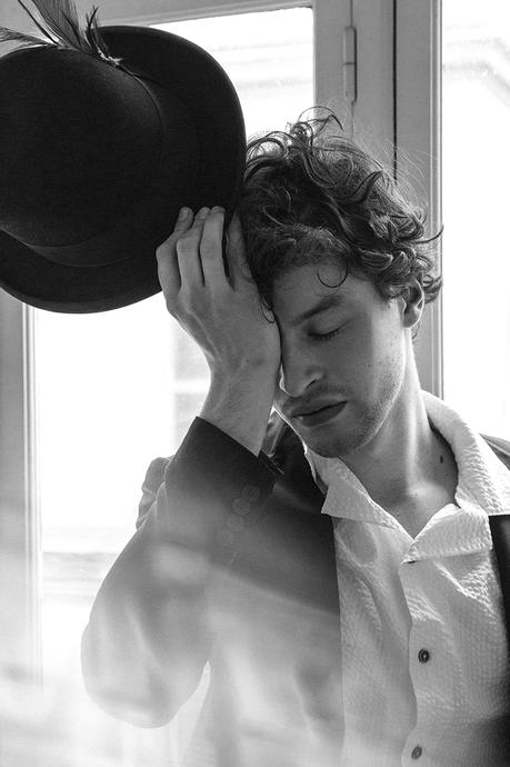 Look At Me Now : Julie Fournier et Valentin Marceau par Charlie Melchiori (exclusif) Look At Me Now : Julie Fournier et Valentin Marceau par Charlie Melchiori (exclusif)